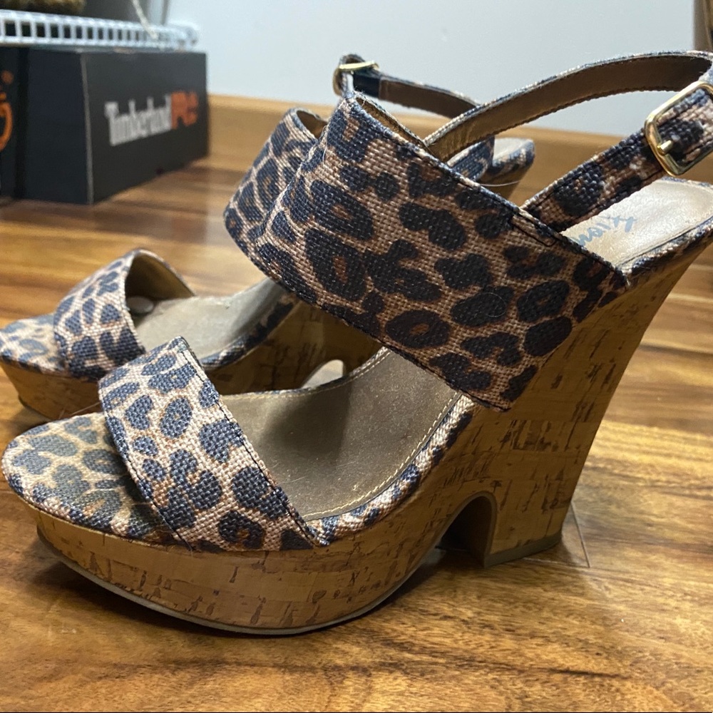Fioni Wedge
